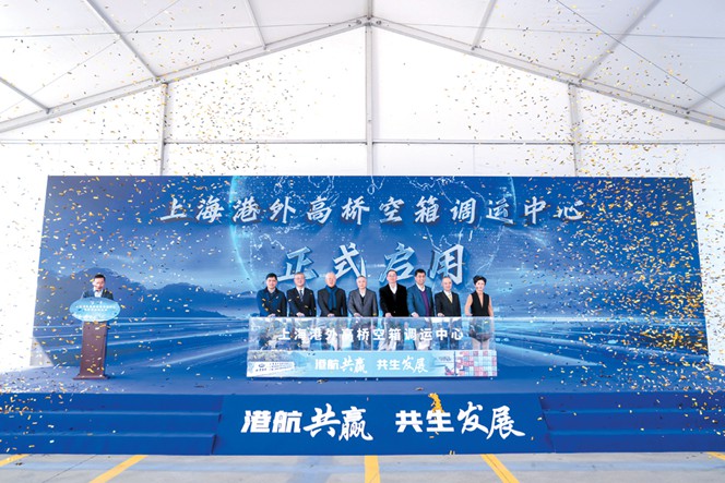以色列海法新港首次开启重箱作业